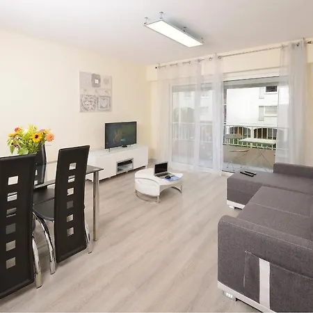 2 Centre De Congres Apartamento *